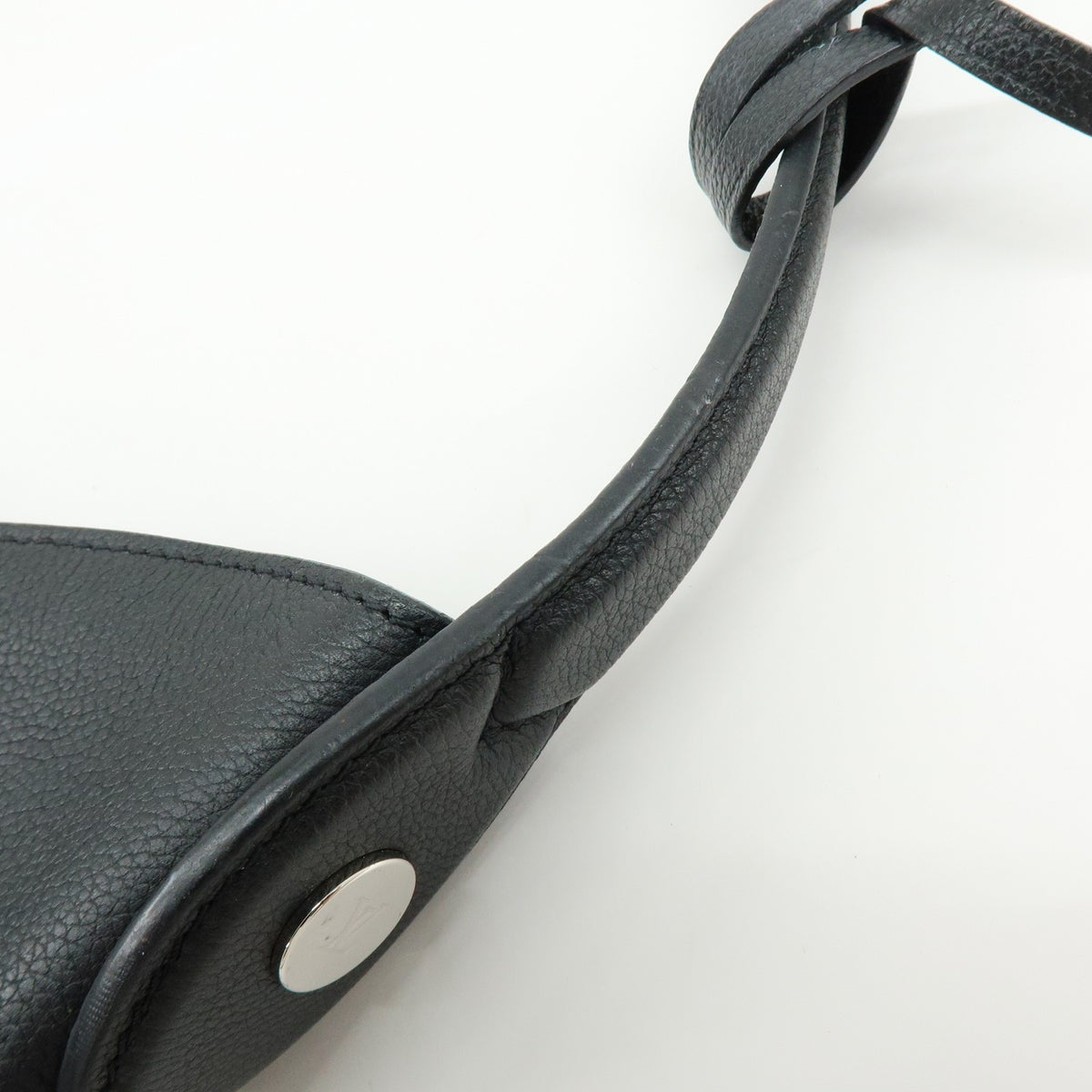 Louis Vuitton Lockme Hobo Leather Black Leather Shoulder Bag Bag (Pre-Owned)