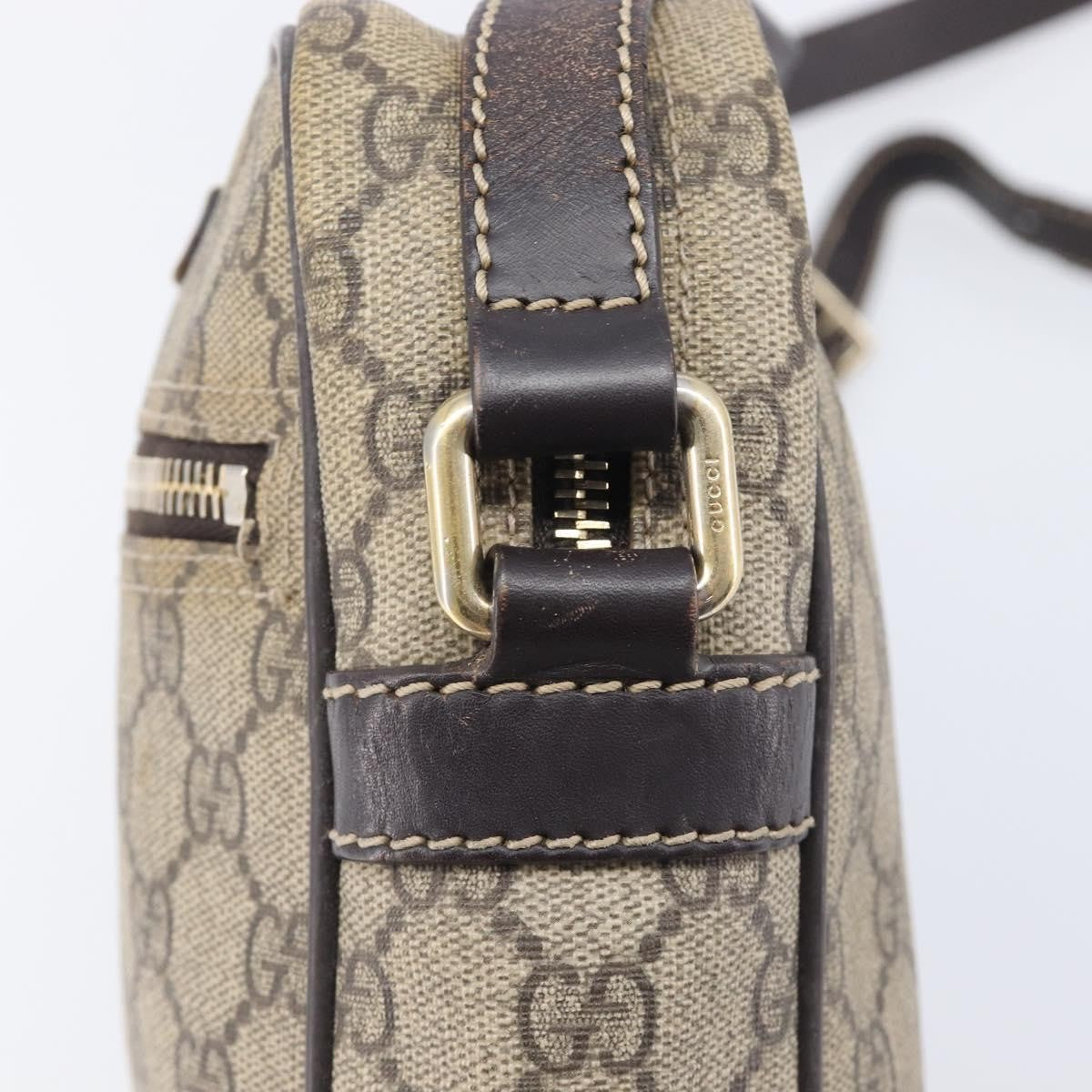 Gucci Front Zip Pocket Messenger Gg Coated Canvas Beige Canvas Shoulder Bag Bag (Pre-Owned)
