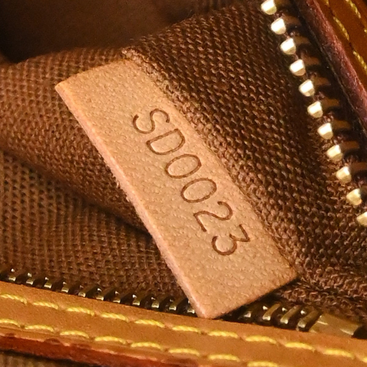 Louis Vuitton Trotteur Monogram Canvas Brown Canvas Handbag (Pre-Owned)