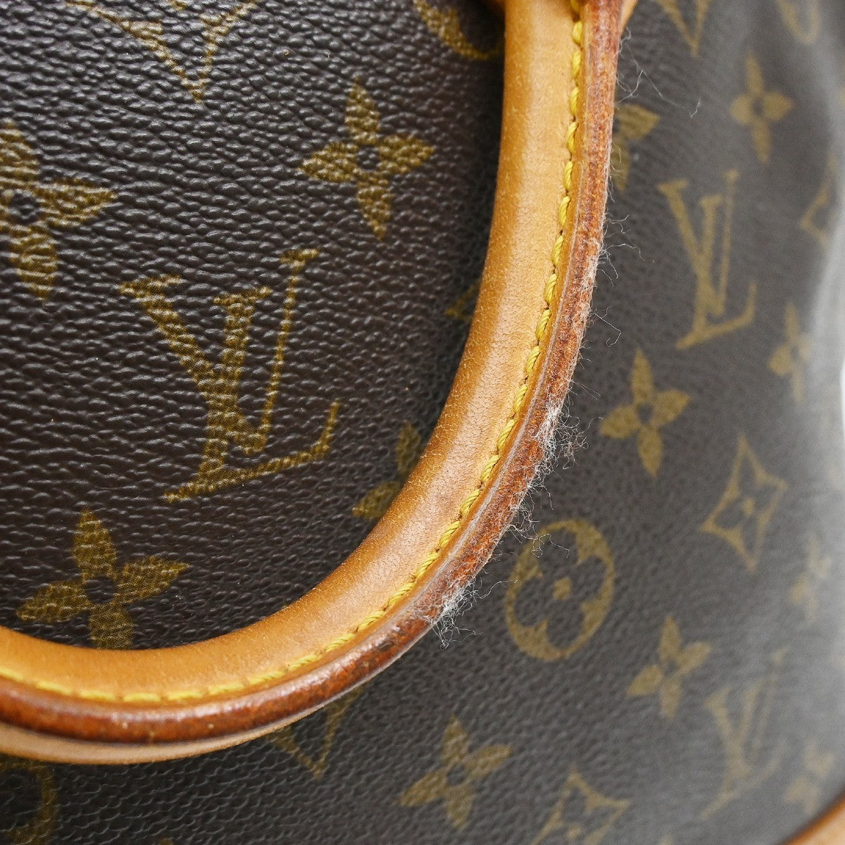 Louis Vuitton Alma Monogram Canvas Brown Canvas Handbag (Pre-Owned)