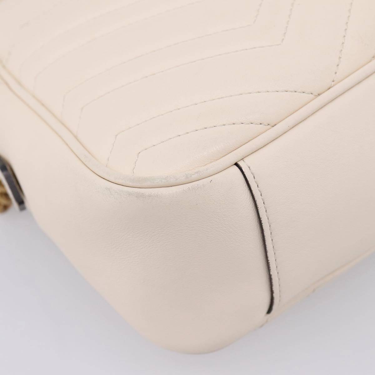 Gucci Gg Marmont Multi-Use Matelasse Leather White Leather Handbag (Pre-Owned)