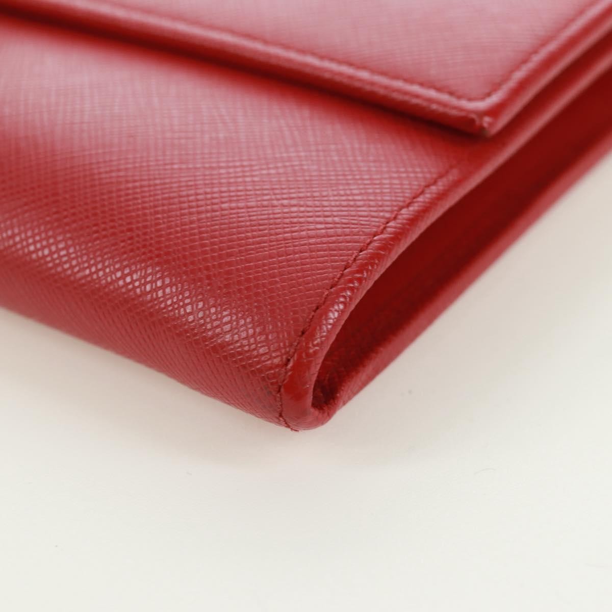 Prada Heart Wallet On Chain Saffiano Leather Red Leather Crossbody Bag Bag (Pre-Owned)