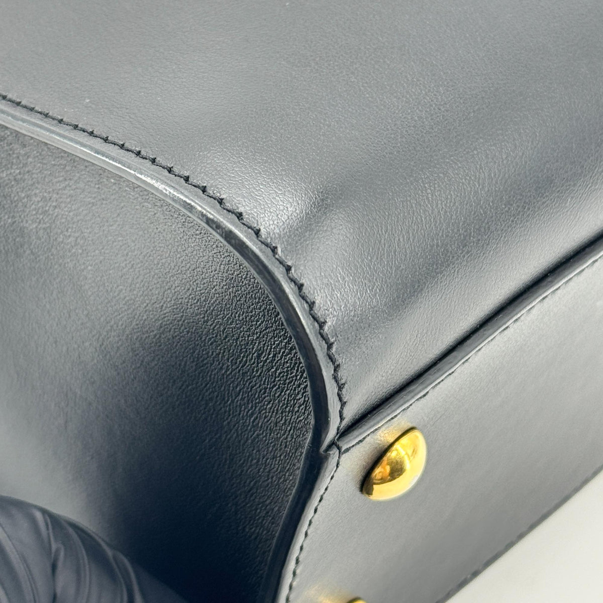 Saint Laurent Convertible Monogram Cabas Leather Black Leather Tote Bag Bag (Pre-Owned)