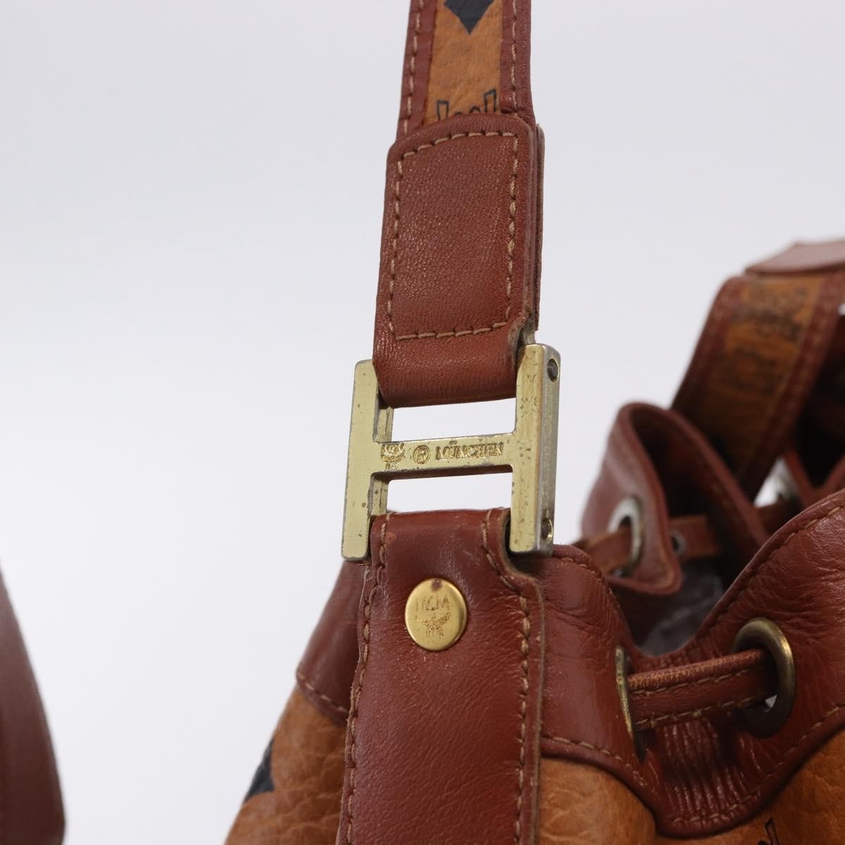 MCM Drawstring Leather Brown Leather Shoulder Bag Bag (Pre-Owned)