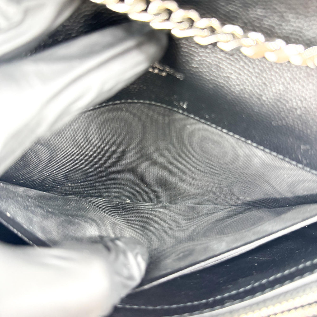 Saint Laurent Classic Monogram Wallet On Chain Matelasse Chevron Leather Black Leather Crossbody Bag Bag (Pre-Owned)