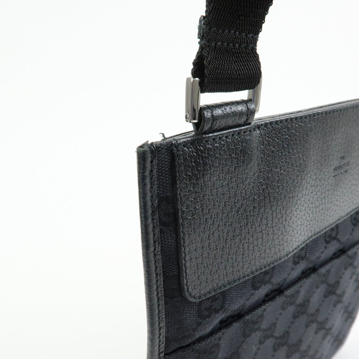 Gucci Shoulder Canvas Black Canvas Shoulder Bag Bag (Pre-Owned)