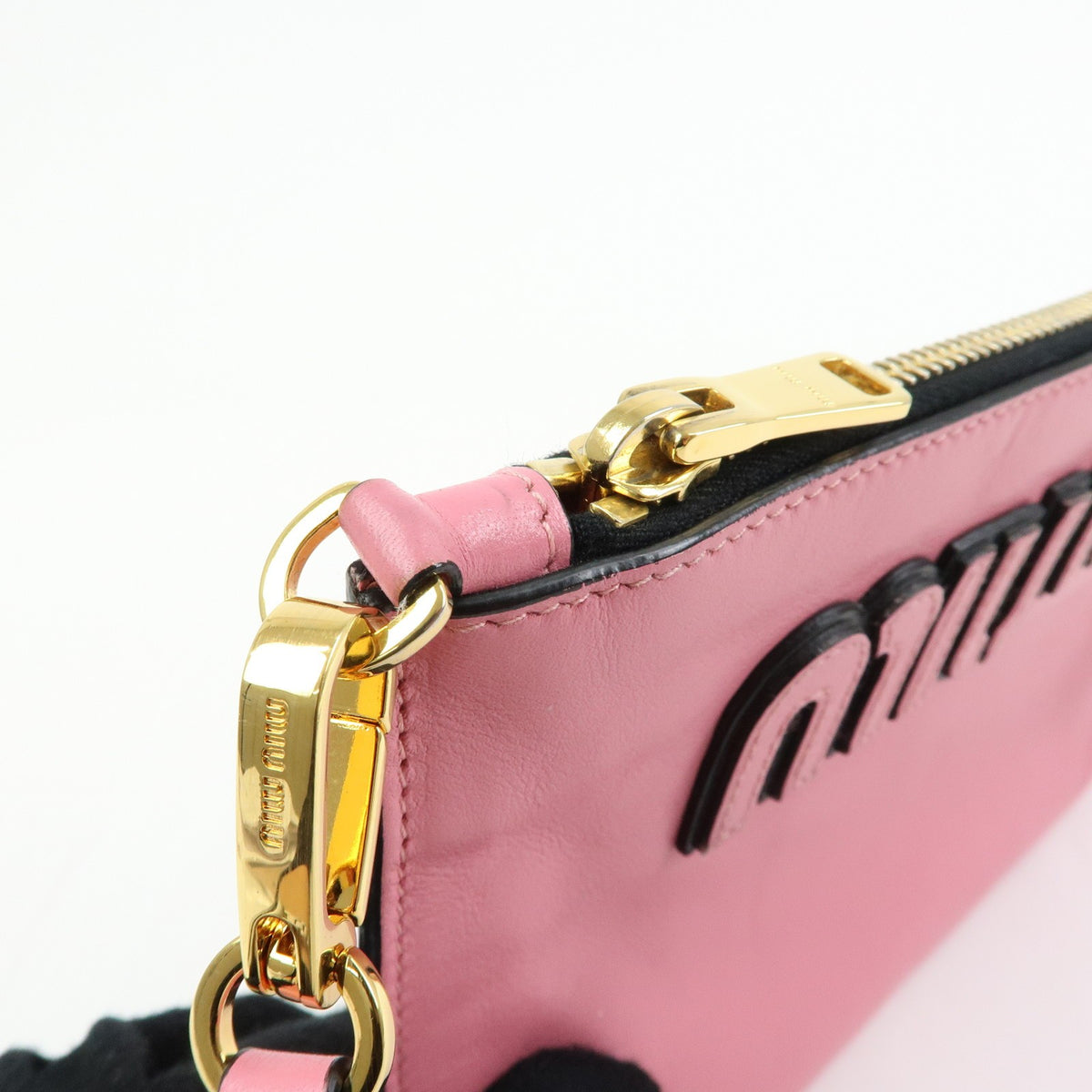 Miu Miu Logo Chain Clutch Shearling Pink Leather Clutche & Pouche Bag (Pre-Owned)