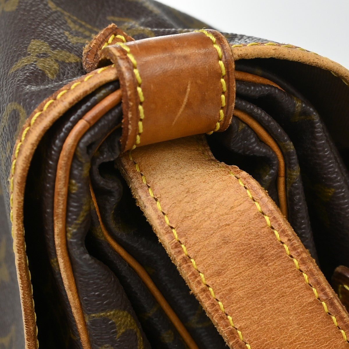 Louis Vuitton Saumur Monogram Canvas Brown Canvas Shoulder Bag Bag (Pre-Owned)