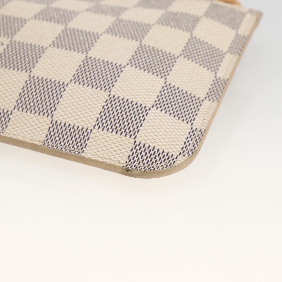Louis Vuitton Neverfull Pochette Damier Ebene White Canvas Clutche & Pouche Bag (Pre-Owned)