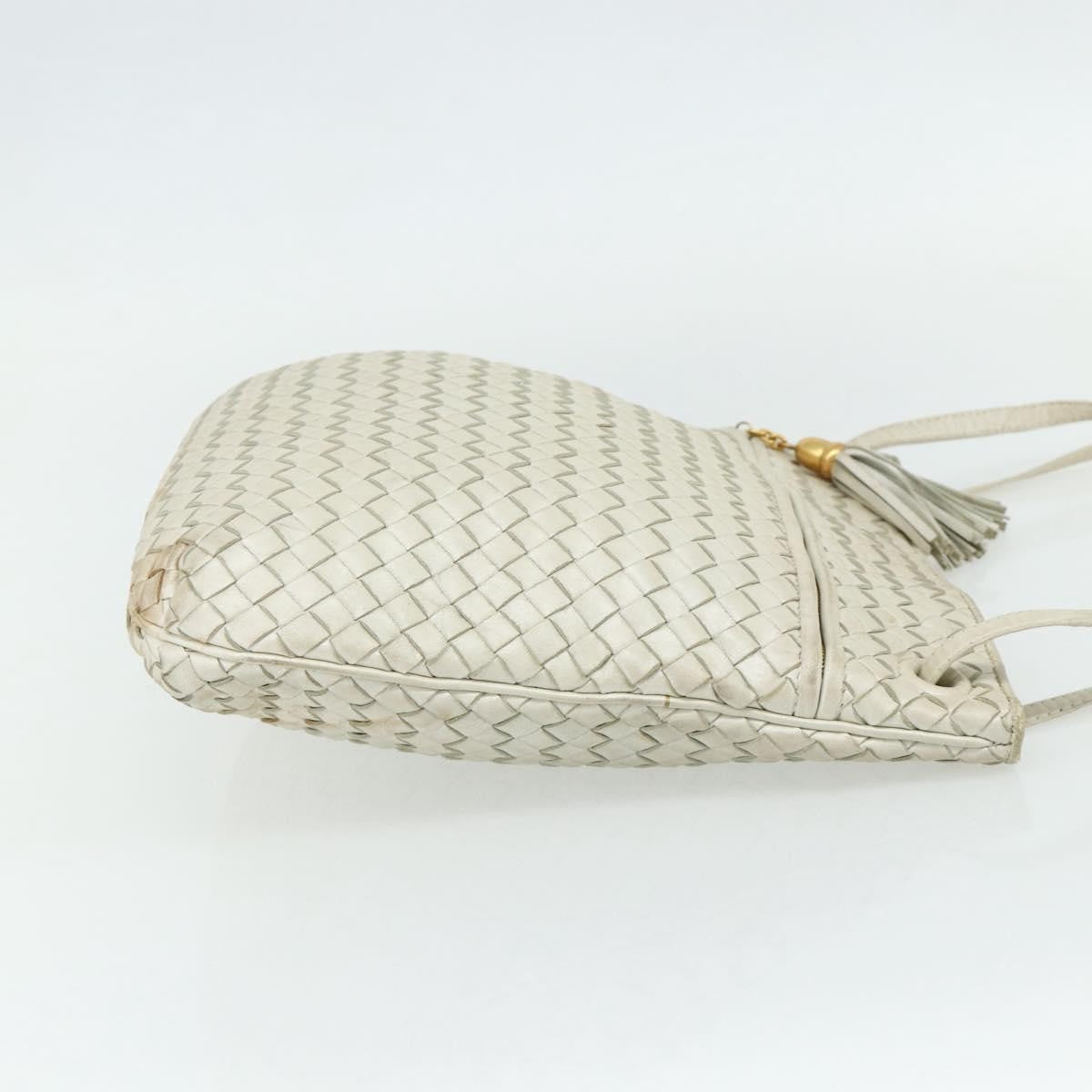 Bottega Veneta Intrecciato Shoulder Leather White Leather Shoulder Bag Bag (Pre-Owned)
