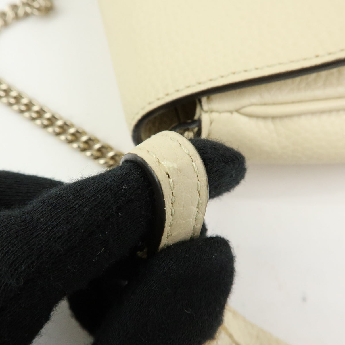 Gucci Soho Chain Leather White Leather Crossbody Bag Bag (Pre-Owned)