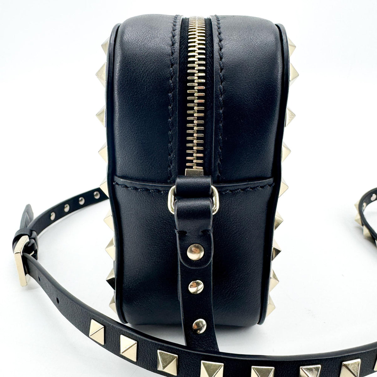 Valentino Garavani Rockstud Camera Leather Black Leather Crossbody Bag Bag (Pre-Owned)