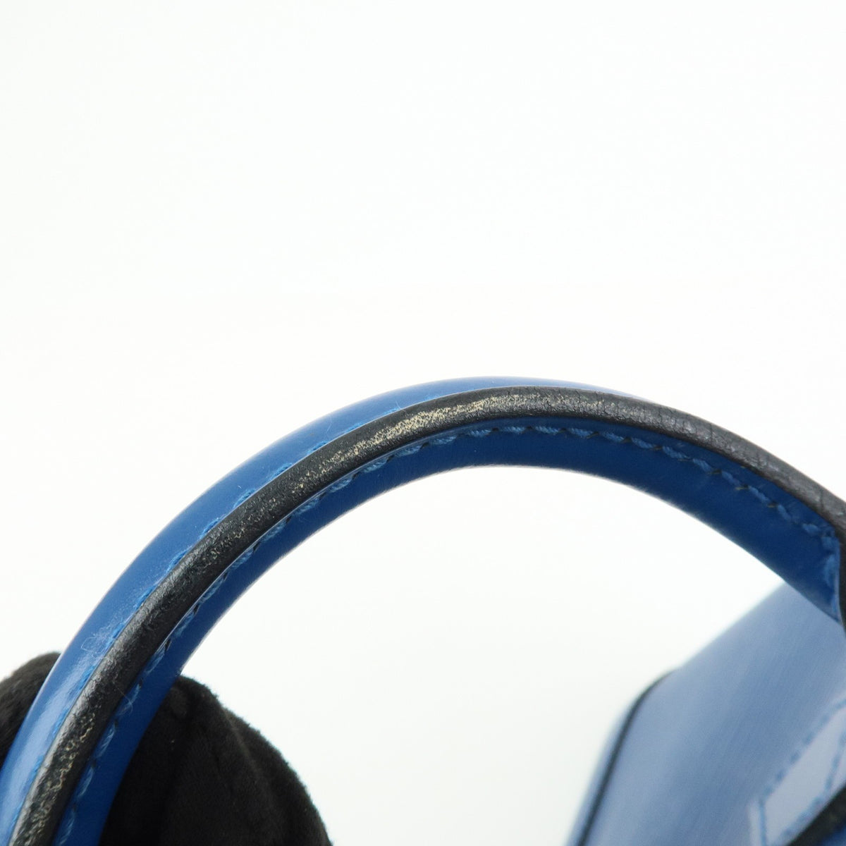 Louis Vuitton Alma Epi Leather Blue Leather Handbag (Pre-Owned)