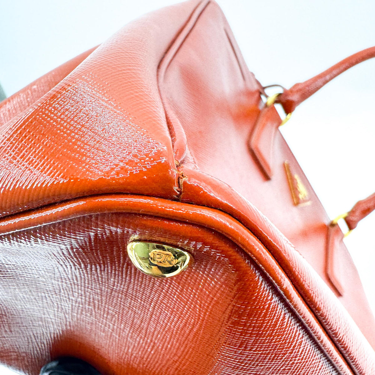 Prada Galleria  Strap Leather Red Leather Handbag (Pre-Owned)