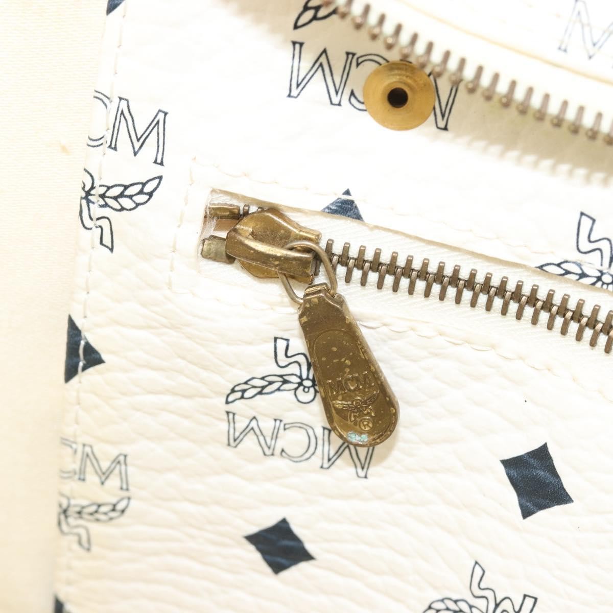 MCM Vintage Leather White Leather Shoulder Bag Bag (Pre-Owned)