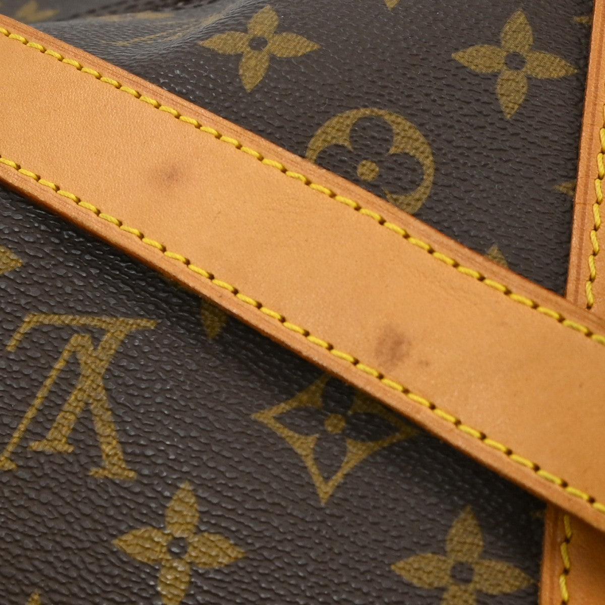 Louis Vuitton Keepall Bandoulière Monogram Brown Canvas Travel Bag Bag (Pre-Owned)