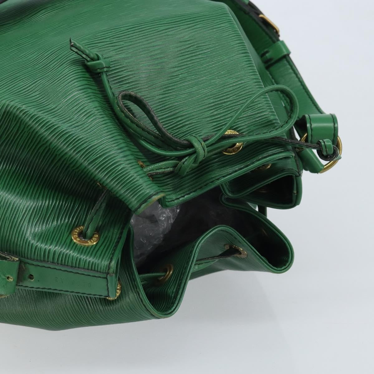 Louis Vuitton Petit Noe Epi Leather Green Leather Shoulder Bag Bag (Pre-Owned)