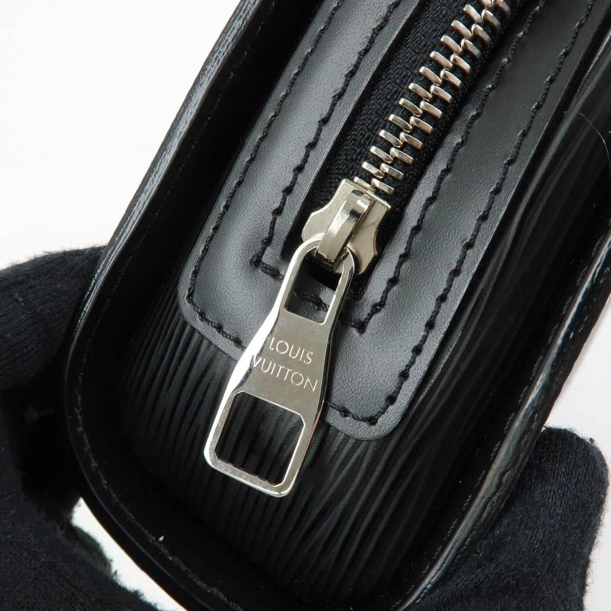 Louis Vuitton Hoche Clutch Epi Leather Black Leather Clutche & Pouche Bag (Pre-Owned)