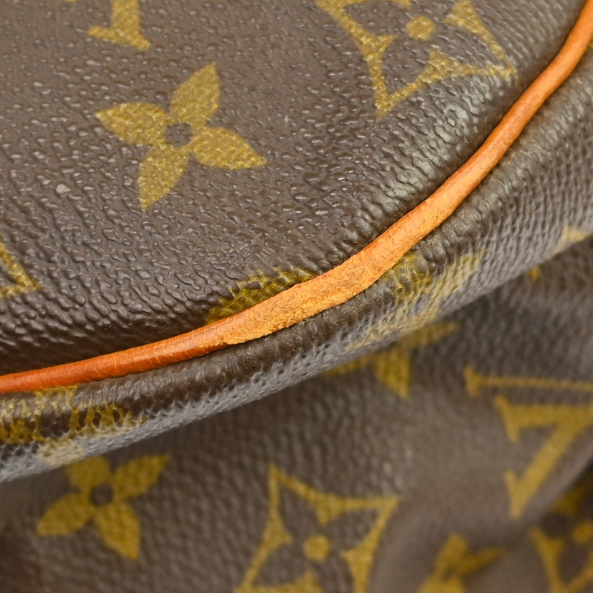 Louis Vuitton Saumur Monogram Brown Canvas Shoulder Bag Bag (Pre-Owned)