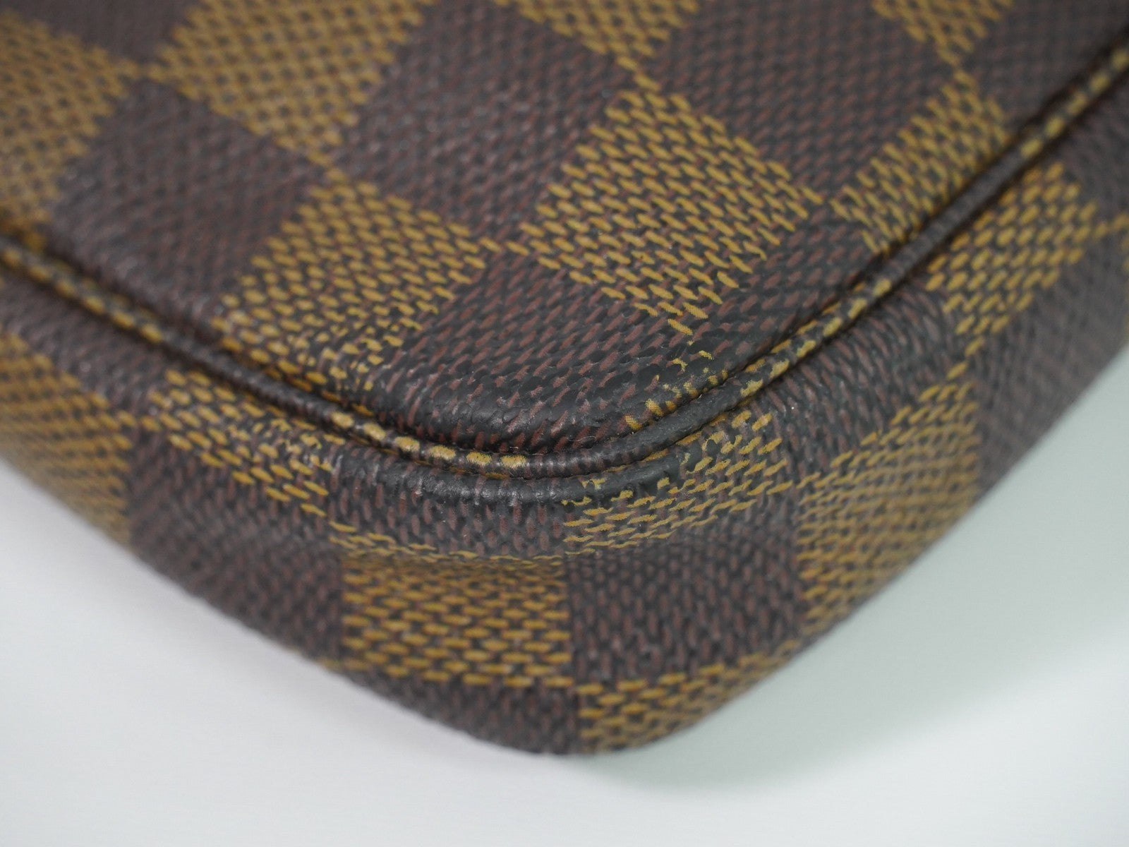 Louis Vuitton Pochette Accessoires Damier Brown Canvas Clutche & Pouche Bag (Pre-Owned)