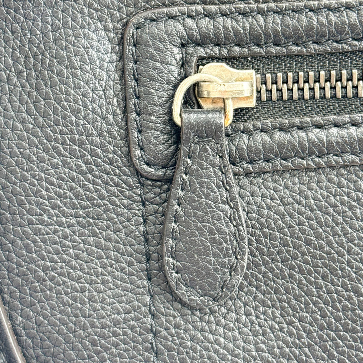 Celine Luggage Smooth Leather Black Leather Handbag (Pre-Owned)