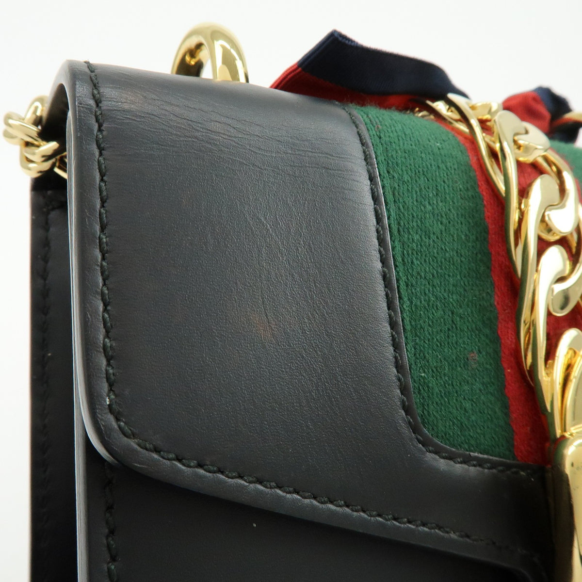 Gucci Sylvie Leather Black Leather Shoulder Bag Bag (Pre-Owned)