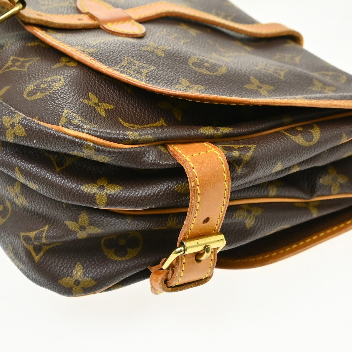 Louis Vuitton Saumur Monogram Brown Canvas Shoulder Bag Bag (Pre-Owned)