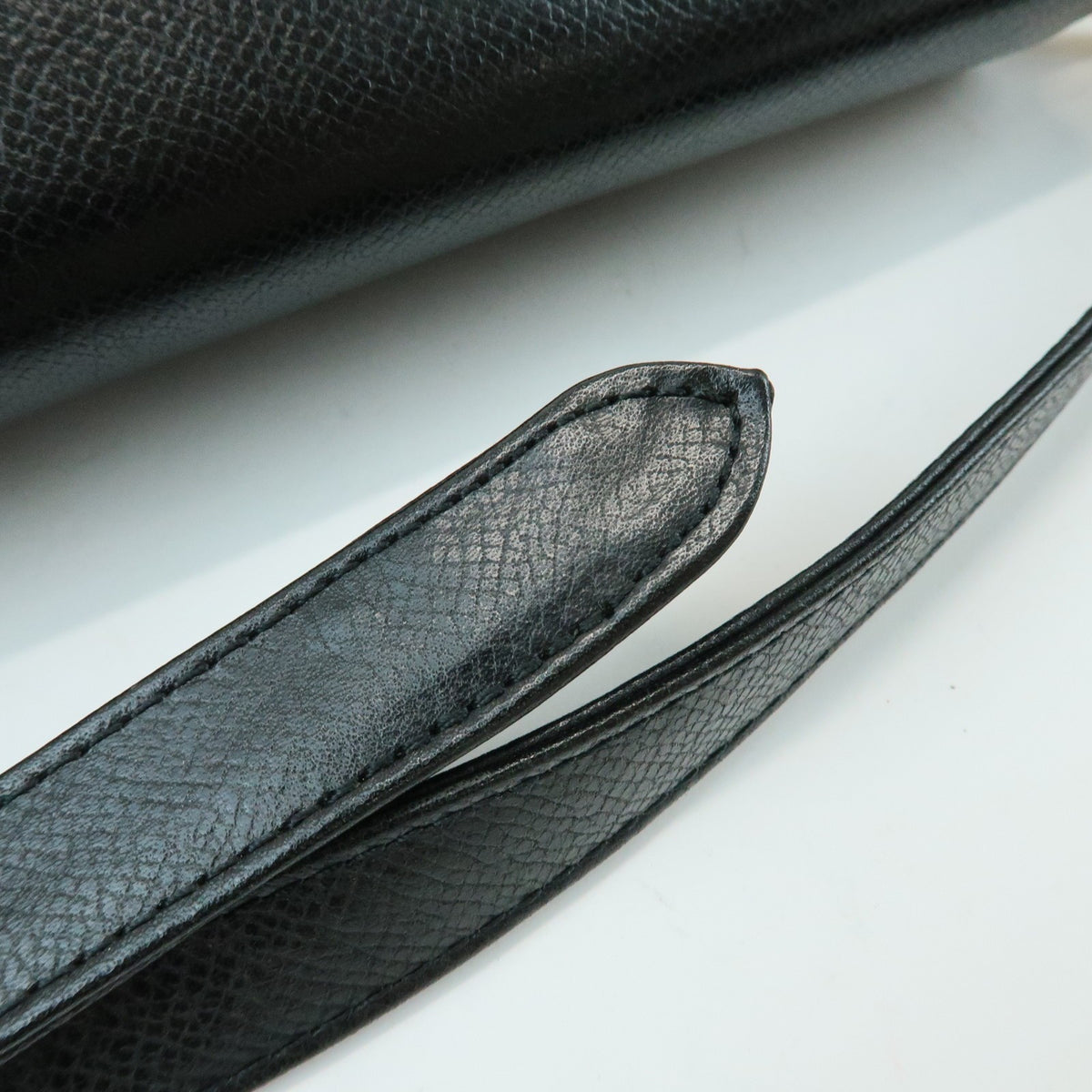 Valentino Garavani Vlogo Flap Leather Black Leather Shoulder Bag Bag (Pre-Owned)