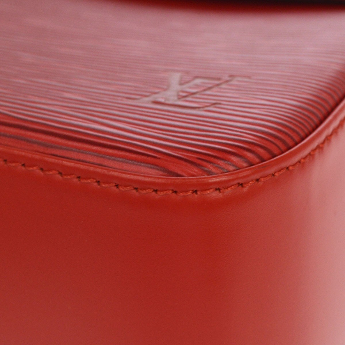 Louis Vuitton Buci Epi Leather Red Leather Handbag (Pre-Owned)