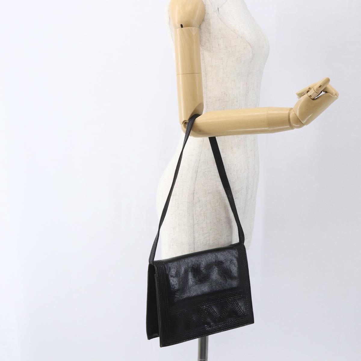 Saint Laurent Vintage Leather Black Leather Shoulder Bag Bag (Pre-Owned)