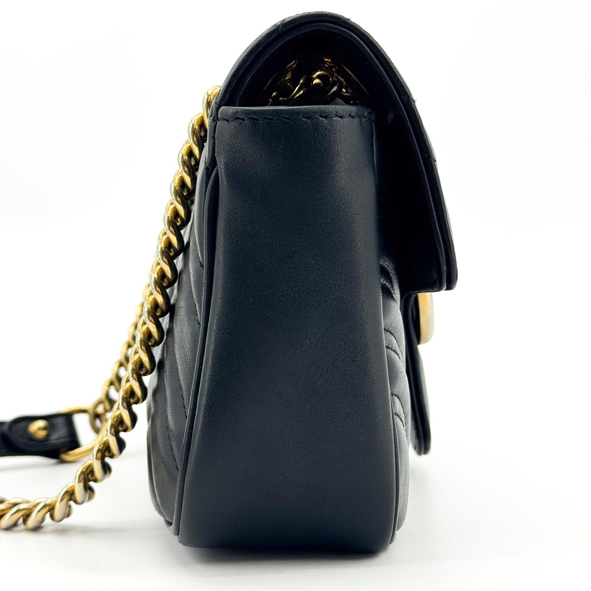 Gucci Gg Marmont Flap Matelasse Leather Black Leather Handbag (Pre-Owned)
