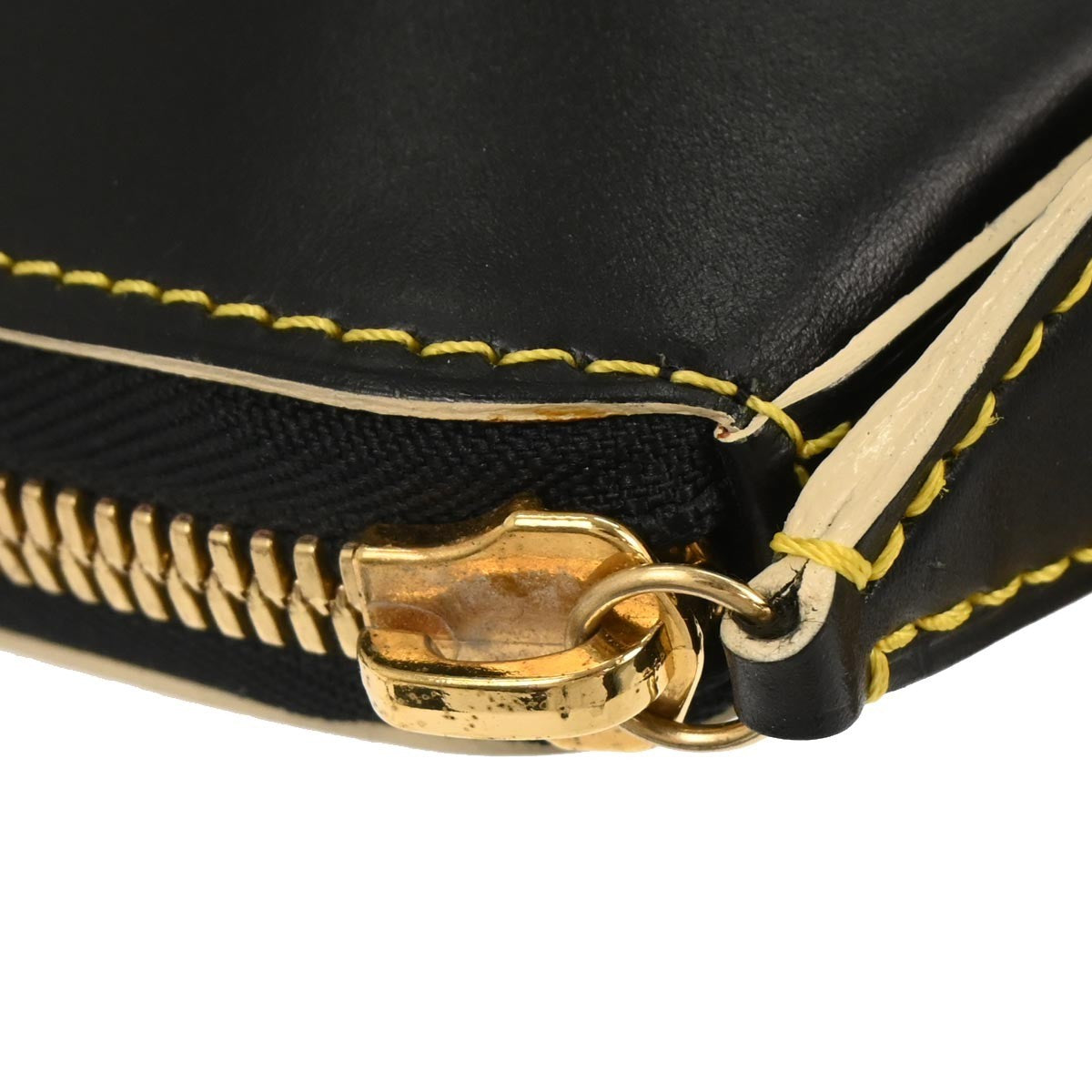 Louis Vuitton Suhali Lockit Leather Black Leather Handbag (Pre-Owned)