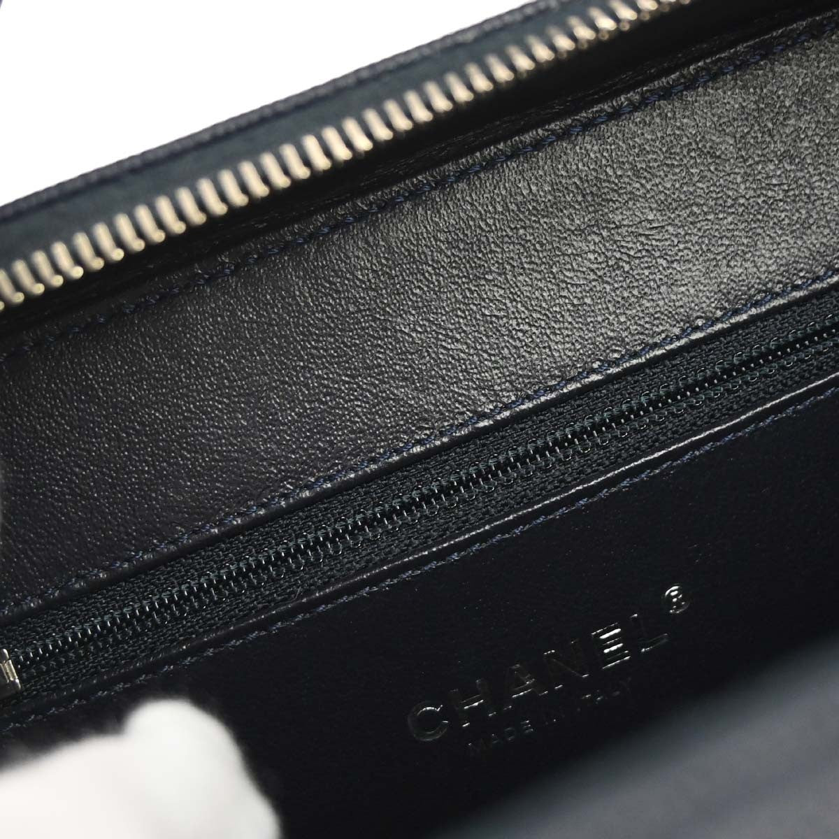Chanel Filigree Vanity Case Quilted Caviar With Striped Leather Navy Leather Clutche & Pouche Bag (Pre-Owned)