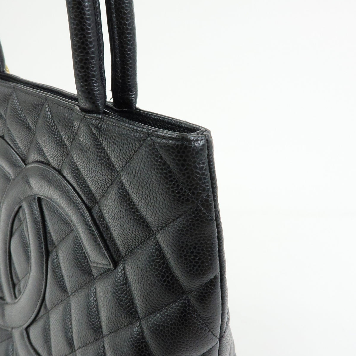 Chanel Medallion Quilted Caviar Black Crocodile_Skin Tote Bag Bag (Pre-Owned)