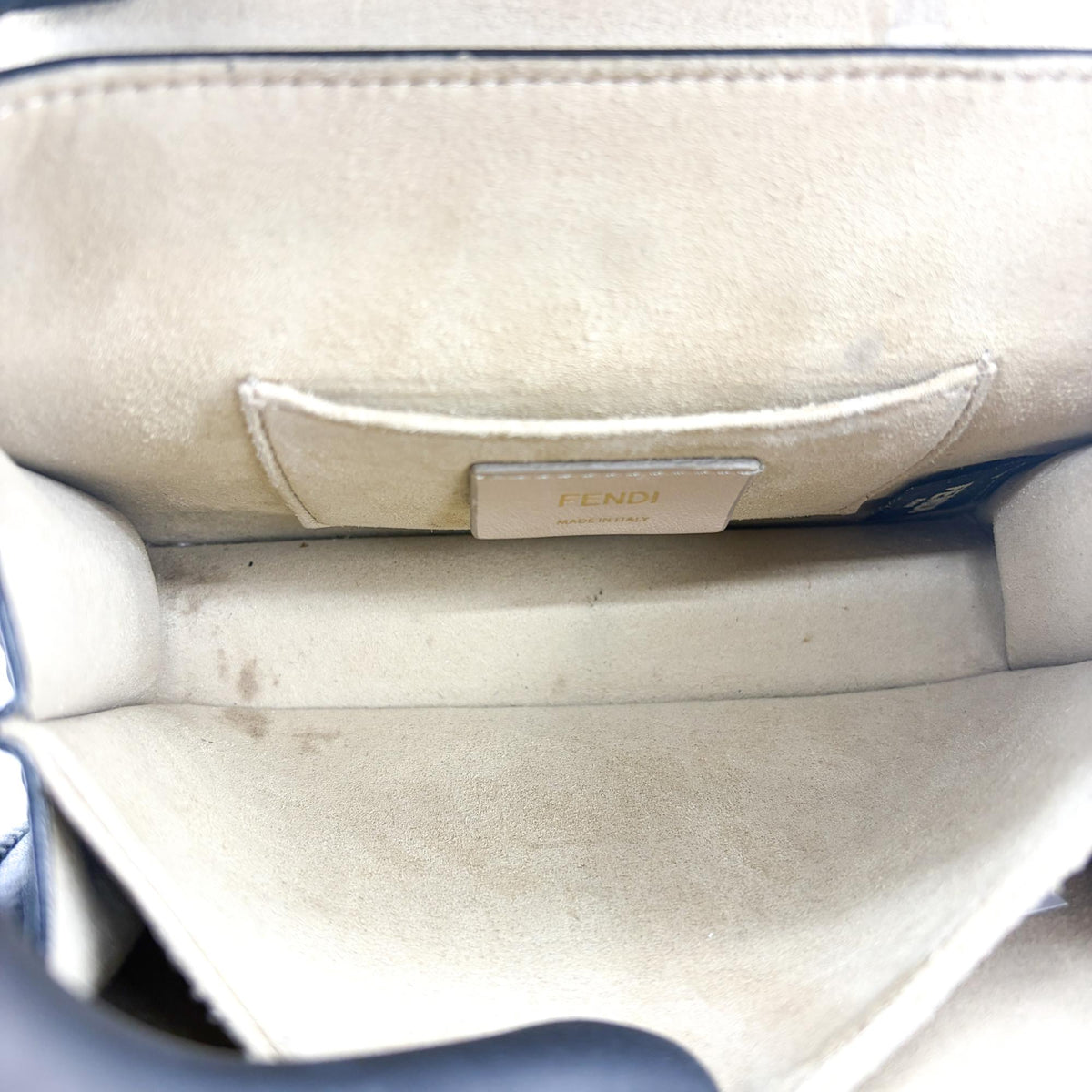 Fendi Kan I Zucca Embossed Leather Black Leather Shoulder Bag Bag (Pre-Owned)