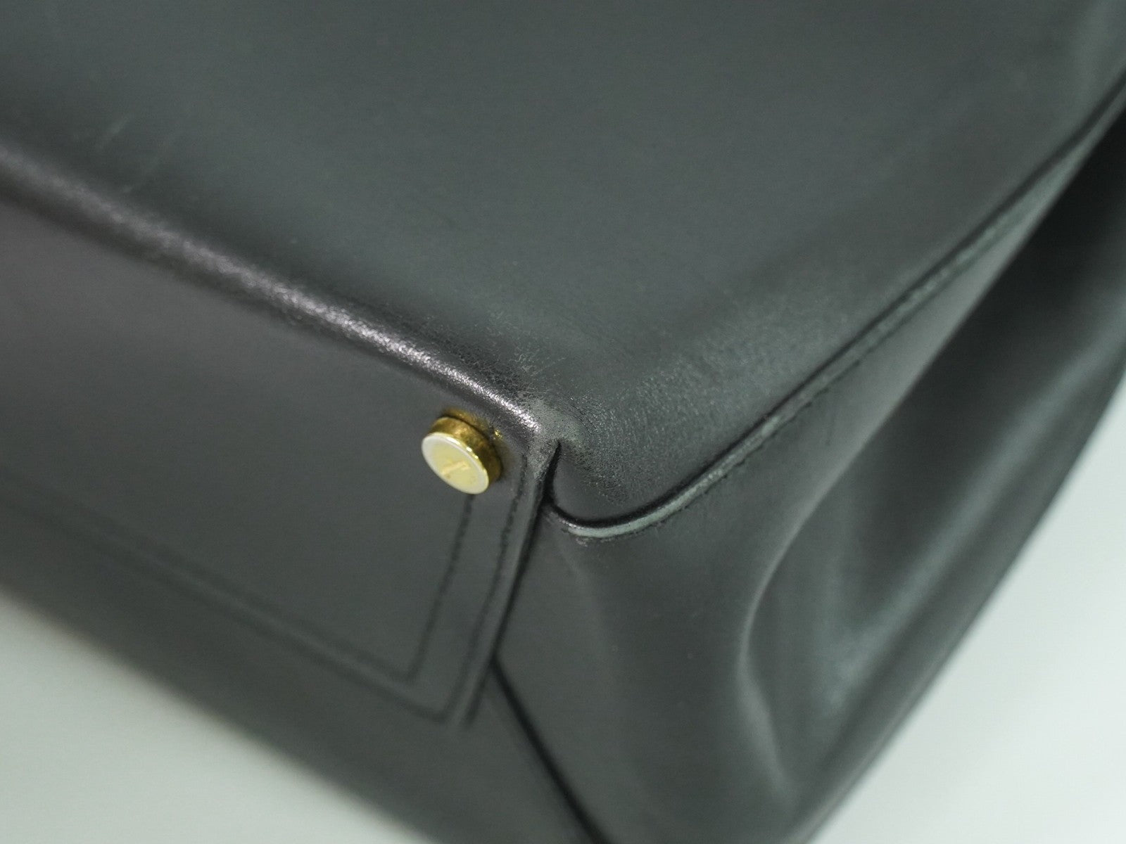 Salvatore Ferragamo Vala Leather Black Leather Handbag (Pre-Owned)