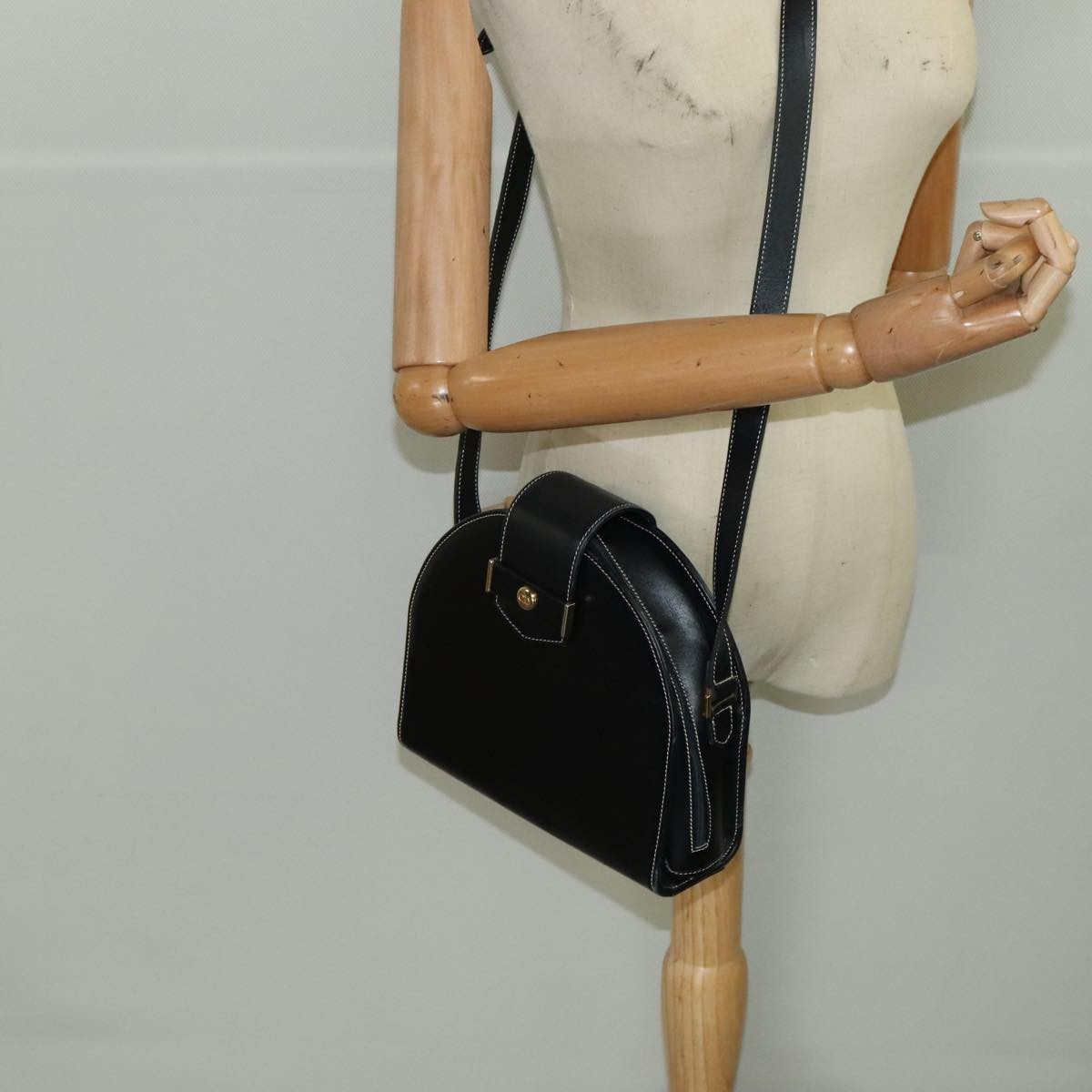 Christian Dior Vintage Leather Black Leather Shoulder Bag Bag (Pre-Owned)
