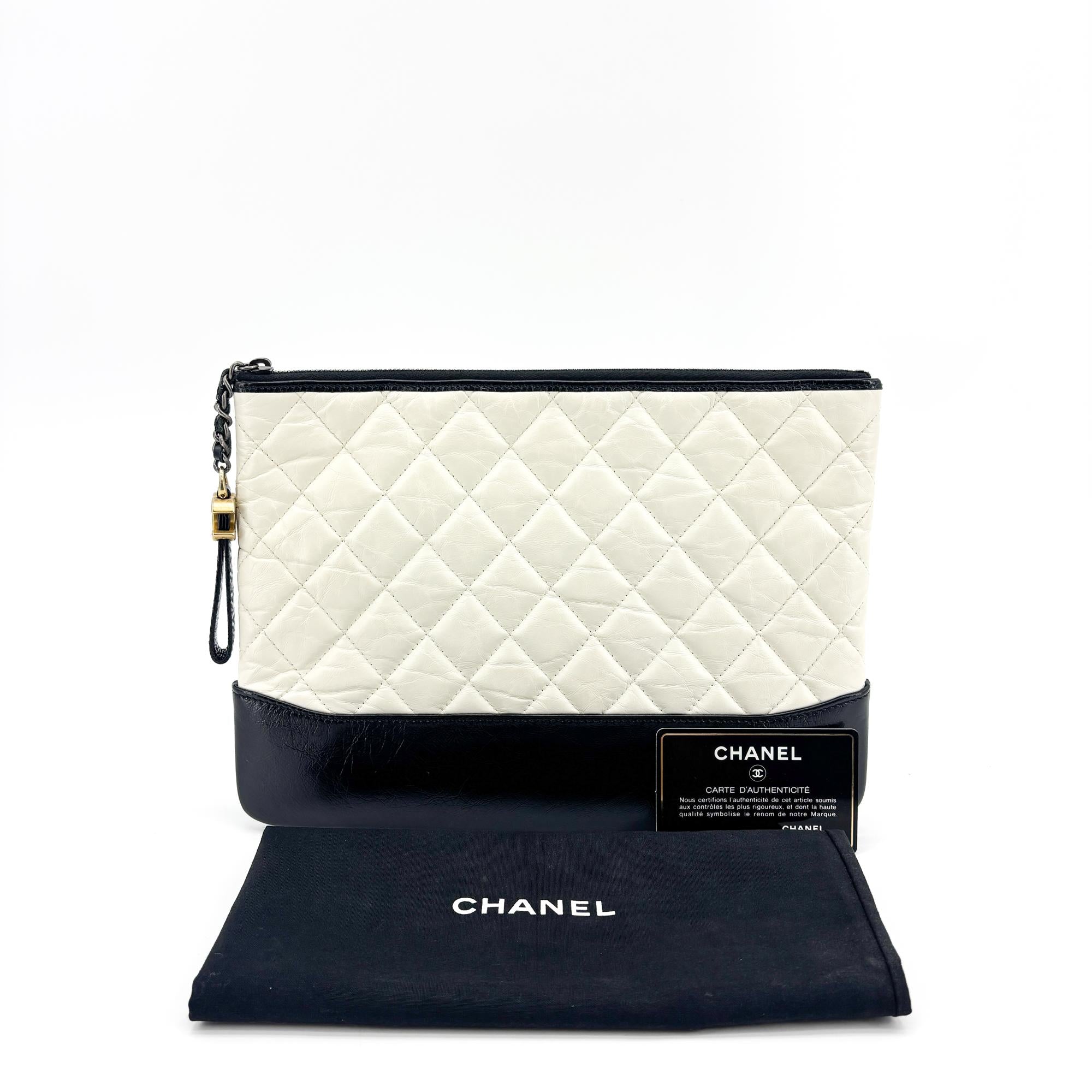 Chanel Gabrielle O Case Clutch Quilted Aged Calfskin Black Leather Clutche & Pouche Bag (Pre-Owned)