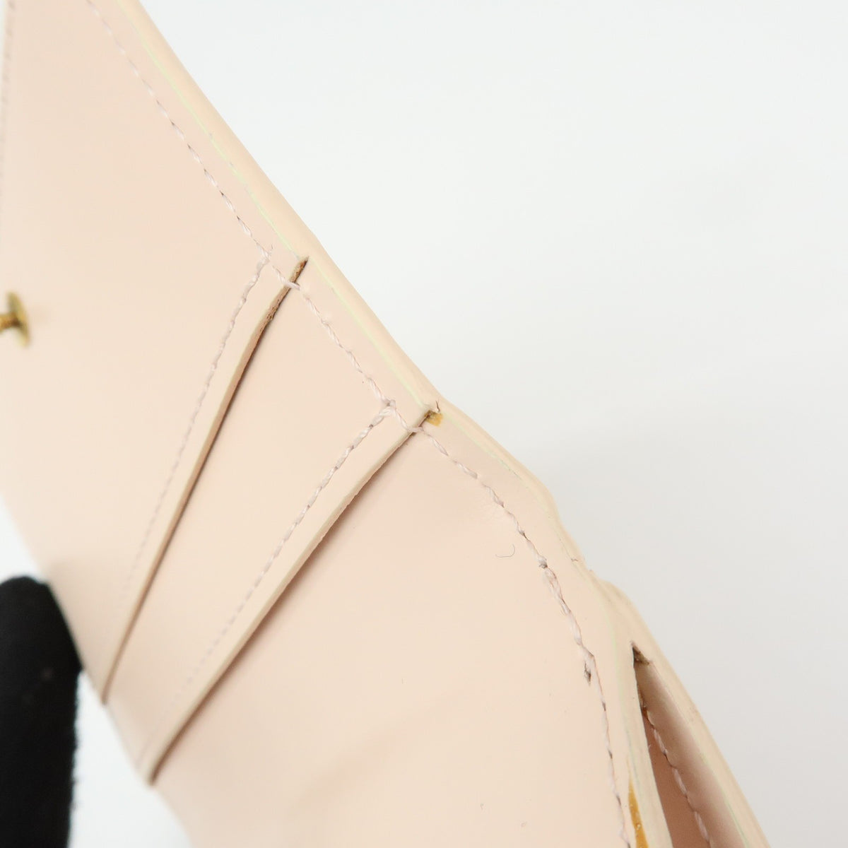 Louis Vuitton Ludlow Vernis Beige Patent_Leather Wallets Accessory (Pre-Owned)