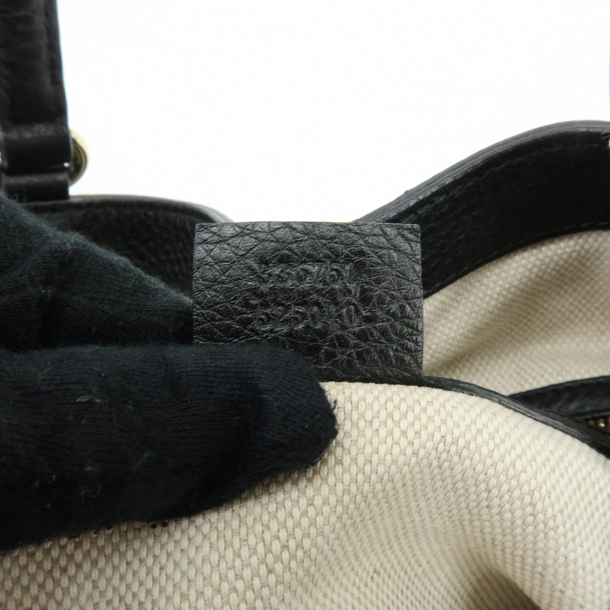 Gucci Soho Leather Black Leather Shoulder Bag Bag (Pre-Owned)
