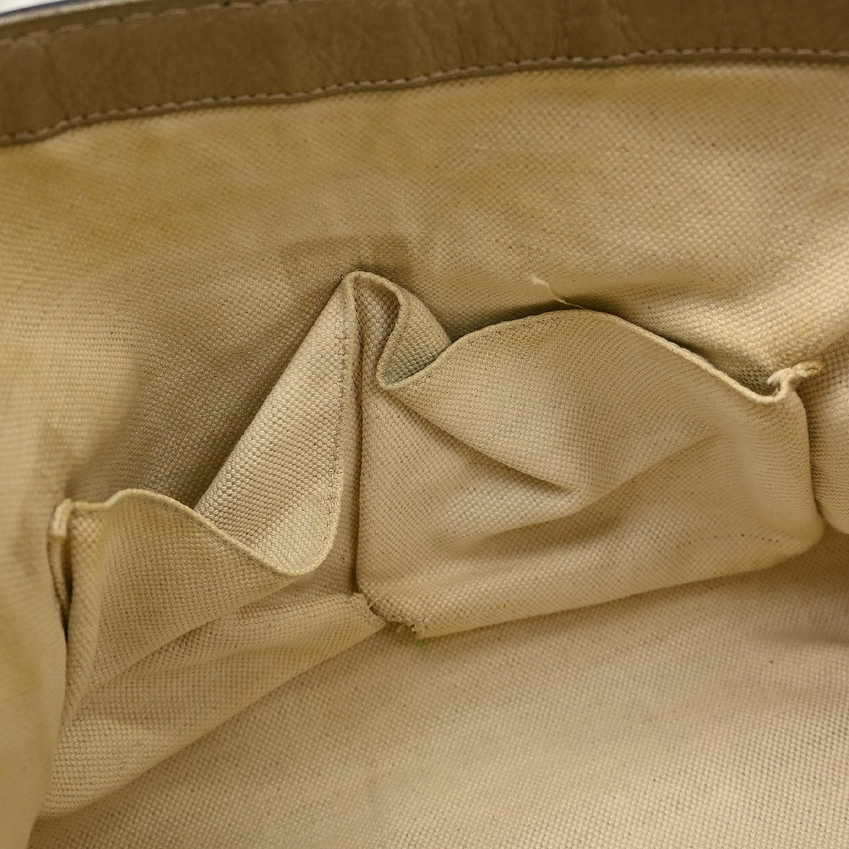 Gucci Bella Flap Leather Gold Leather Shoulder Bag Bag (Pre-Owned)