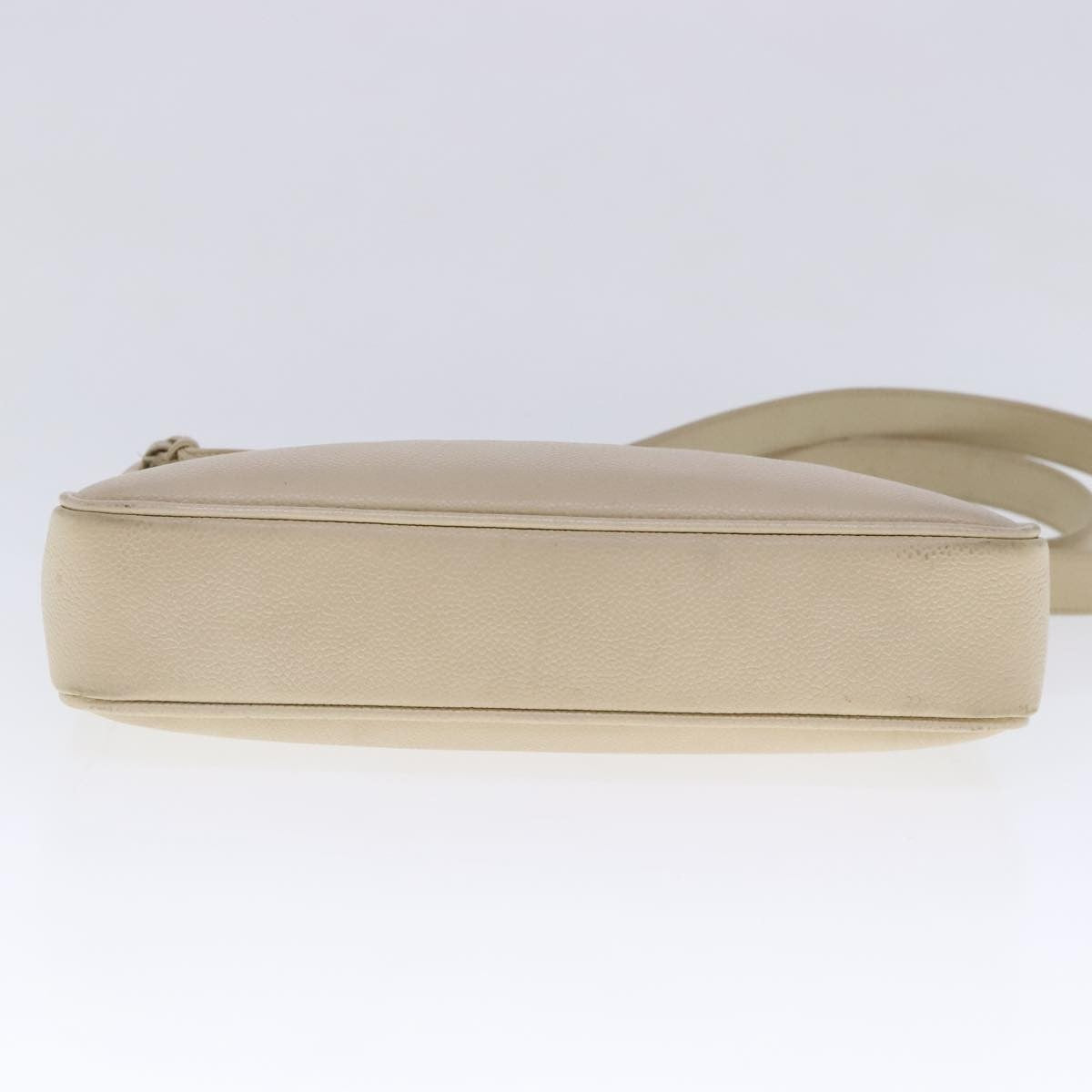 Chanel Vintage Slit Pocket Quilted Caviar Beige Leather Shoulder Bag Bag (Pre-Owned)