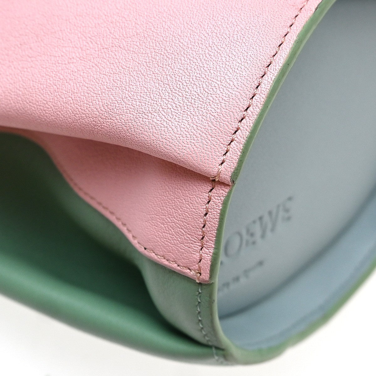 Loewe Elephant Leather Multicolour Leather Shoulder Bag Bag (Pre-Owned)