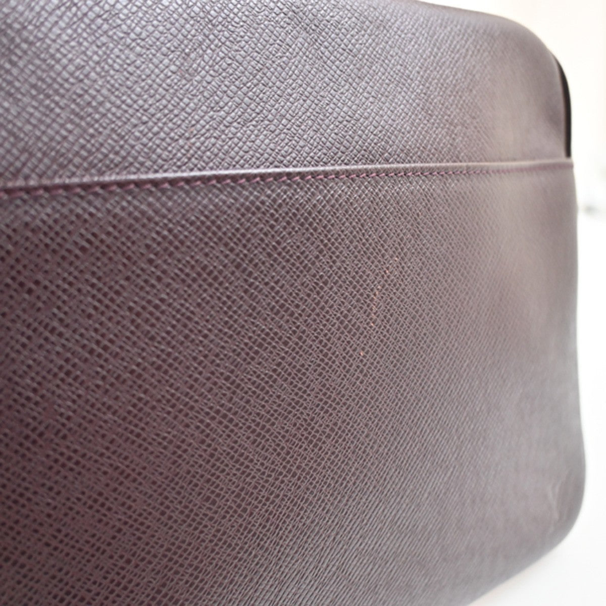 Louis Vuitton Reporter Taiga Leather Brown Leather Shoulder Bag Bag (Pre-Owned)