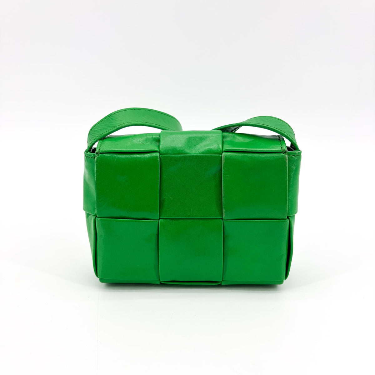 Bottega Veneta Cassette Maxi Intrecciato Leather Green Leather Crossbody Bag Bag (Pre-Owned)