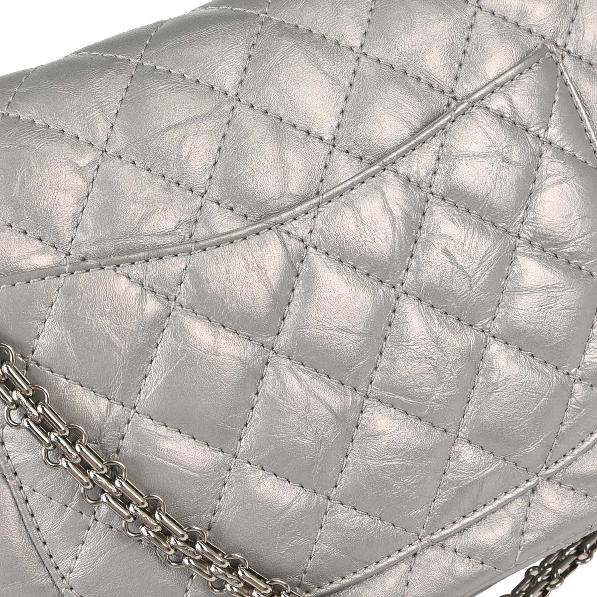 Chanel Reissue 2.55 Double Compartment Flap Quilted Aged Calfskin Silver Calfskin Shoulder Bag Bag (Pre-Owned)