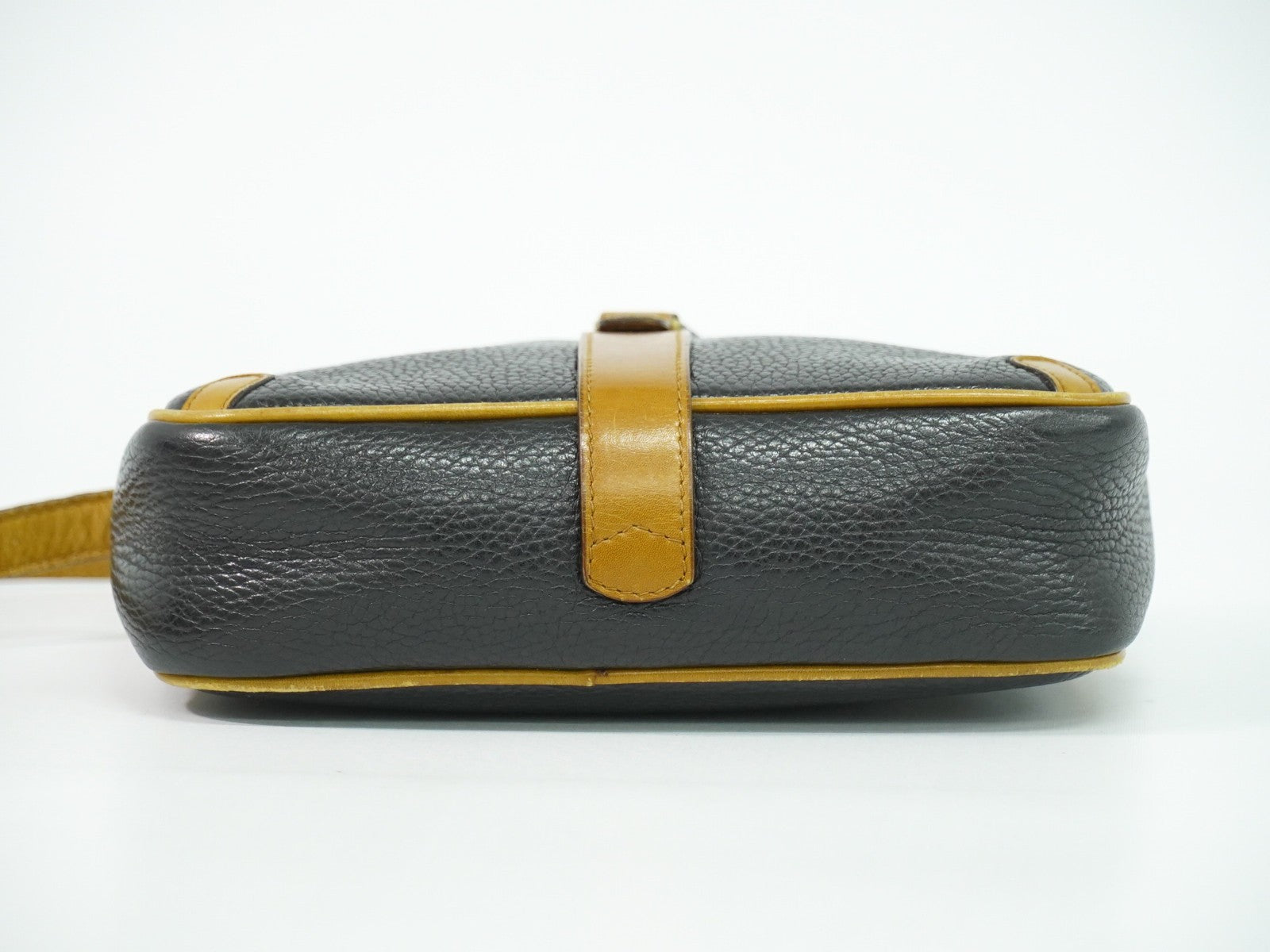 Celine Vintage Leather Black Leather Shoulder Bag Bag (Pre-Owned)