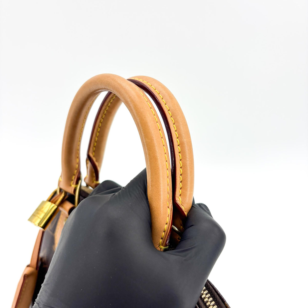 Louis Vuitton Alma Monogram Canvas Brown Canvas Handbag (Pre-Owned)
