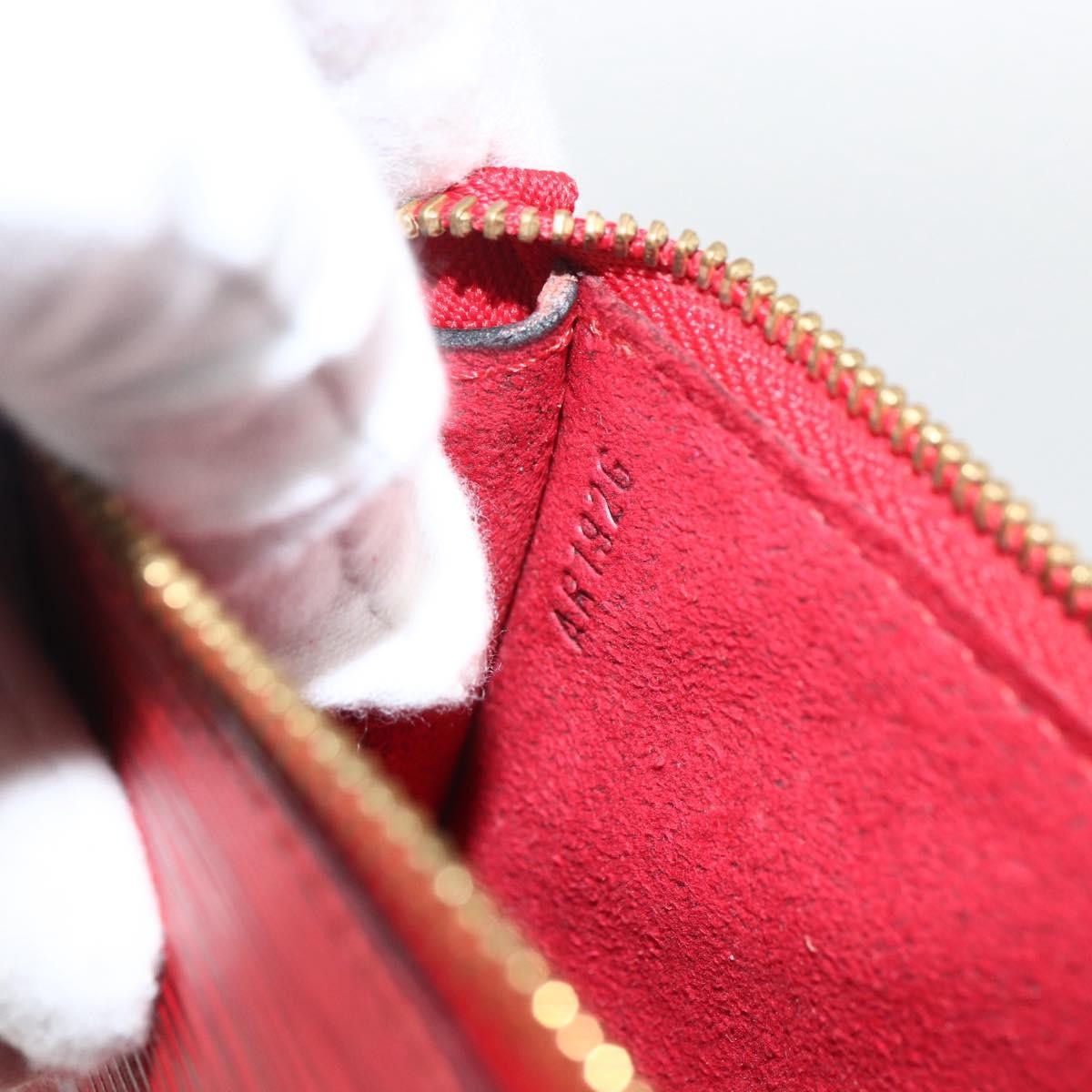 Louis Vuitton Pochette Accessoires Epi Leather Red Leather Clutche & Pouche Bag (Pre-Owned)