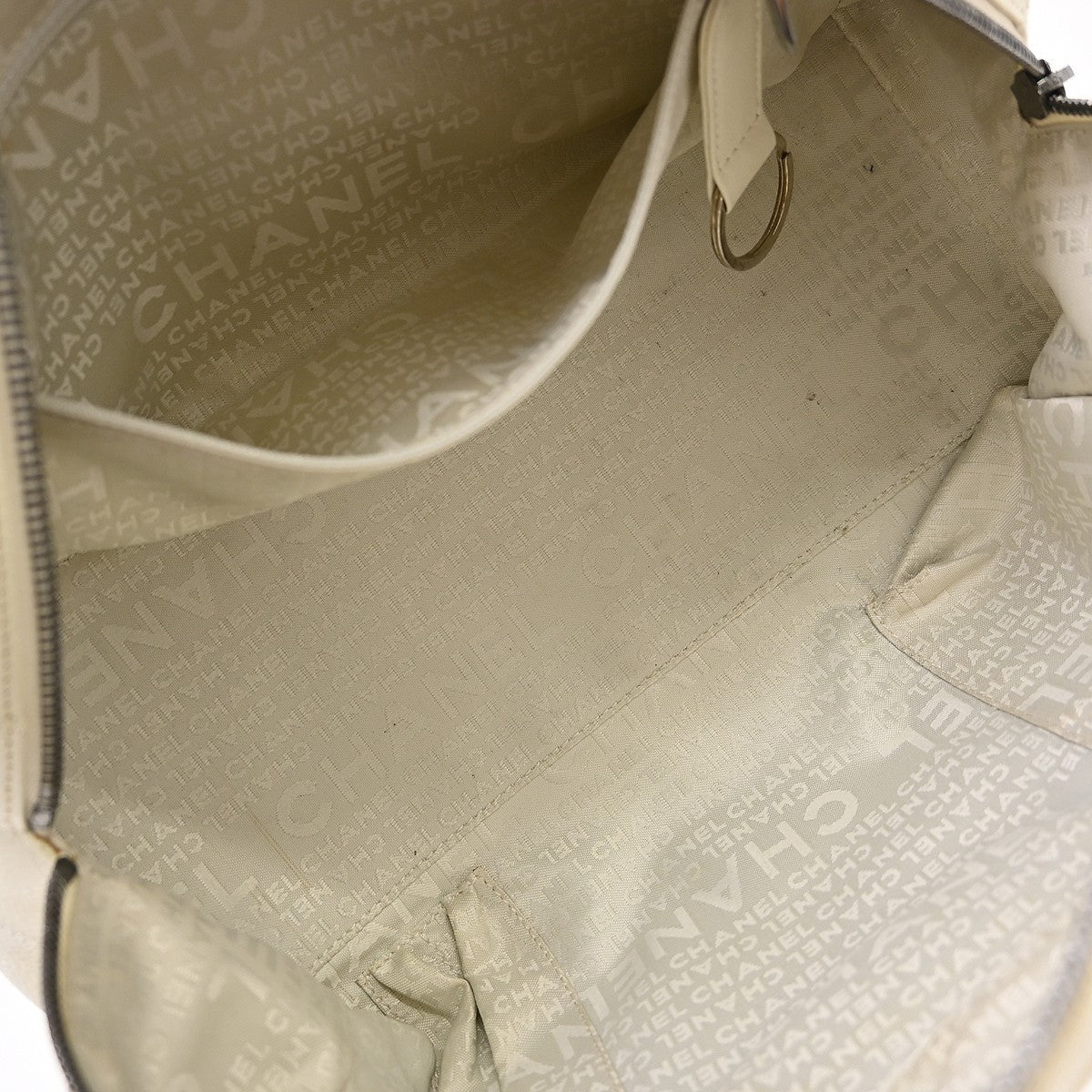 Chanel Square Stitch Bowler Quilted Caviar White Calfskin Shoulder Bag Bag (Pre-Owned)